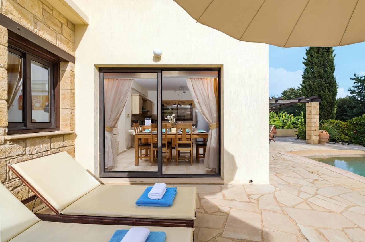 Villa Camelot By Ezoria Villas Coral Bay Exteriör bild