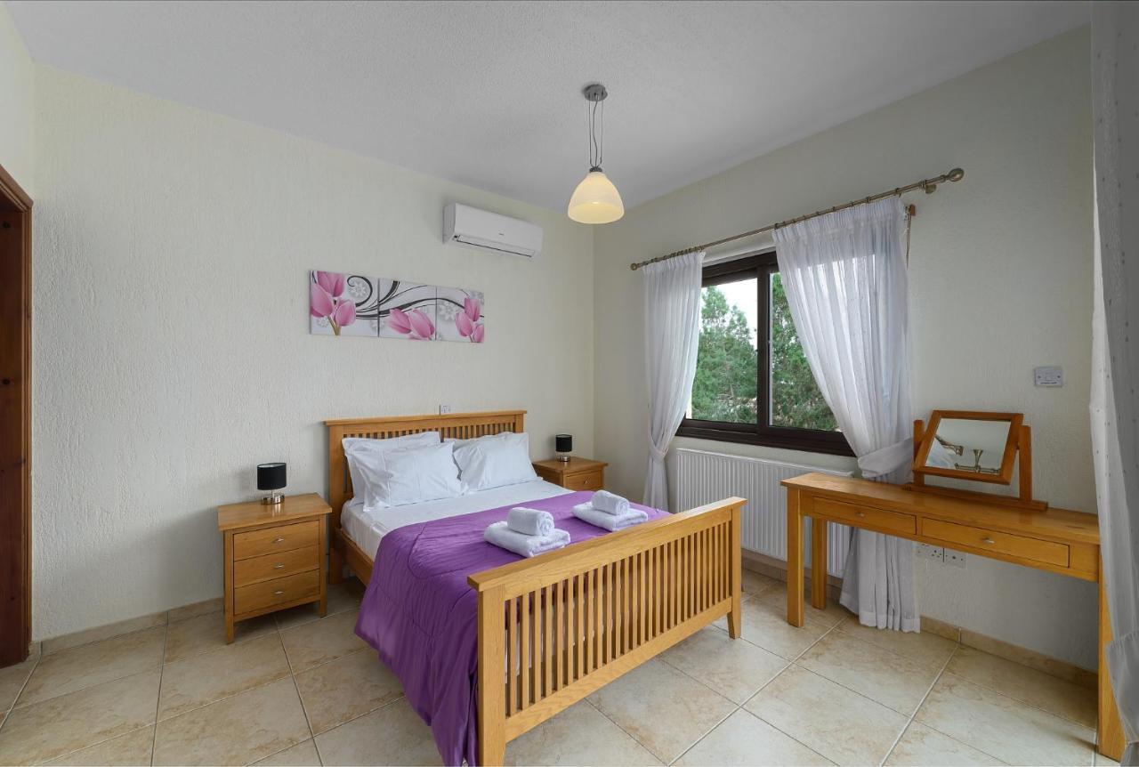 Villa Camelot By Ezoria Villas Coral Bay Exteriör bild